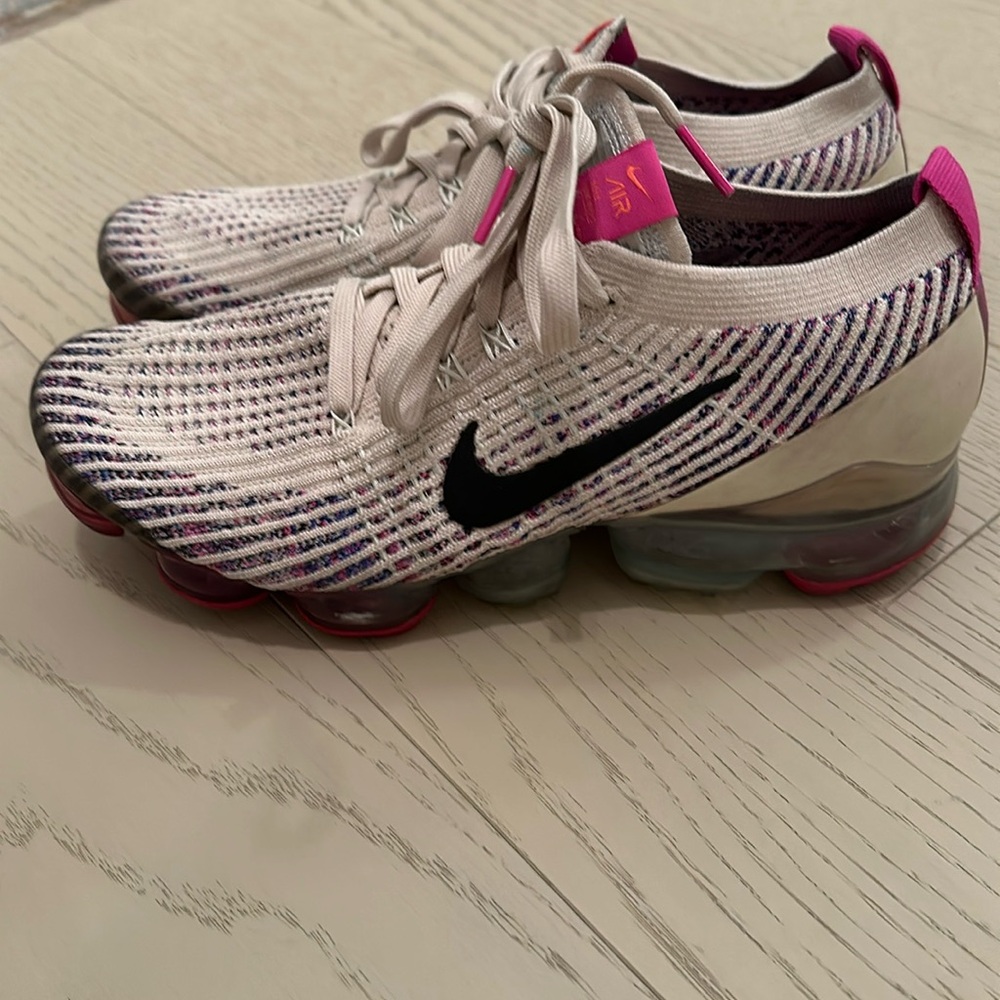 Nike Air VaporMax Flyknit 3 Women's Shoe size 9.5